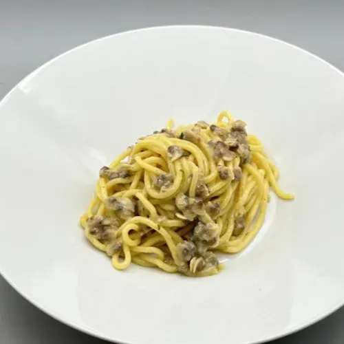 SPAGHETTI ALLE VONGOLE SGUSCIATE